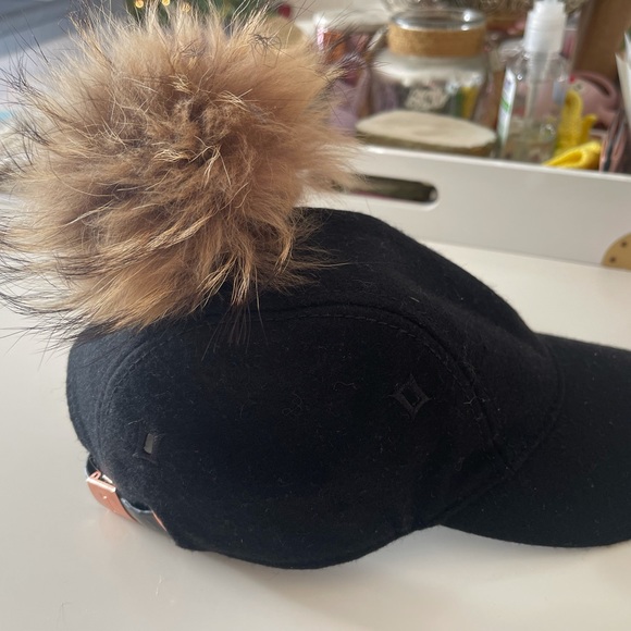Kit and Ace Fur and Wool Cap - Picture 10 of 10